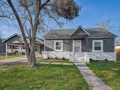 Main picture of 2401 Spence St
