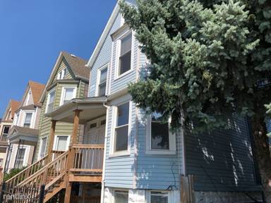 Main picture of 3650 W Diversey Ave