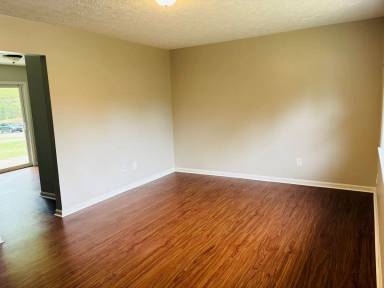 Main picture of 42 Westgate Park Ln