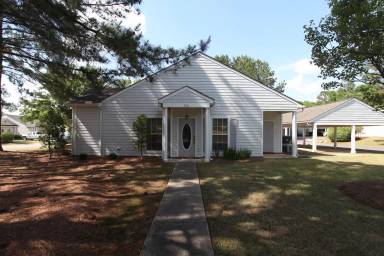 Main picture of 910 Harvard Pl