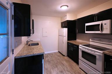 Main picture of 47 Sidonia Ave