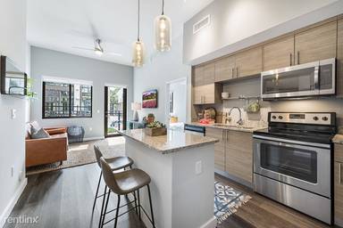 Main picture of 208 SE 8th St