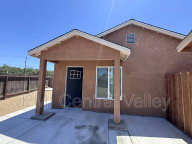 Main picture of 5034 John Wayne Dr