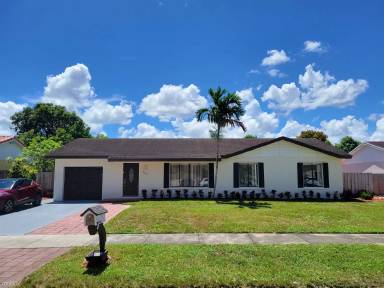 Main picture of 5930 NW 201st St