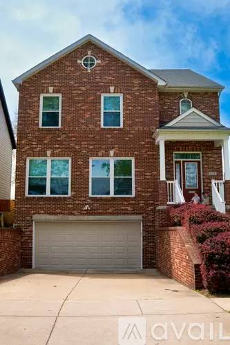 Main picture of 1107 Yale Ave