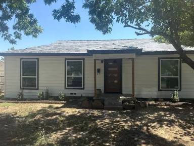 Main picture of 506 NE 37th St