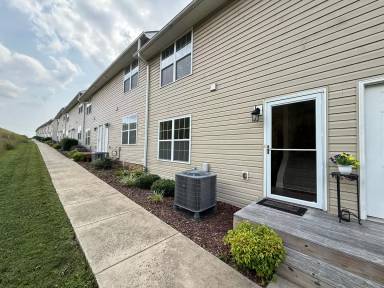 Main picture of 704 Grays Pointe Ct