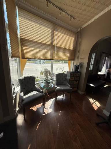 Main picture of 4 Western Ave