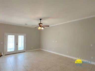 Main picture of 2189 Paloma St