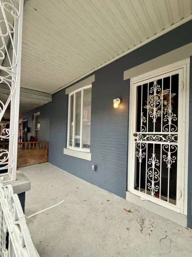 Main picture of 2720 N Dover St