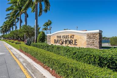 Main picture of The Shores Condo