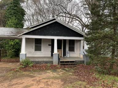 Main picture of 645 E Front St