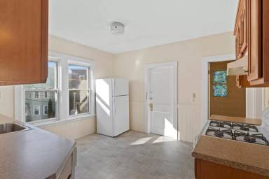 Main picture of 7 - 41 Lewis St