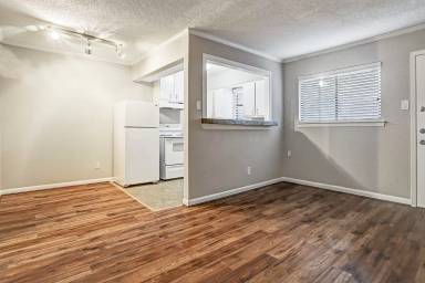Main picture of 405 Hawthorne St