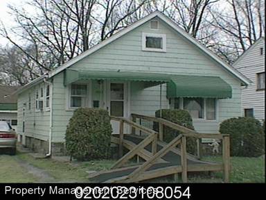 Main picture of 1932 Nichols Ave