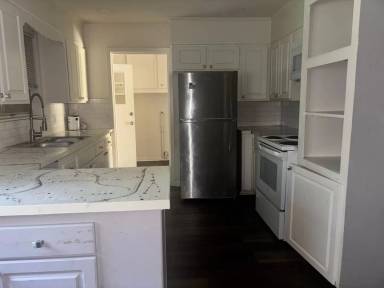 Main picture of 1140 Autumn St