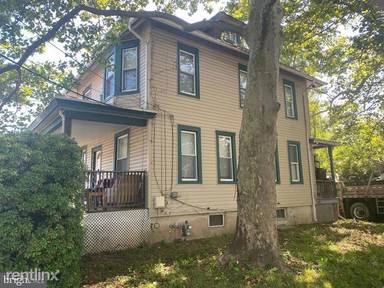 Main picture of 302 Berwyn Ave