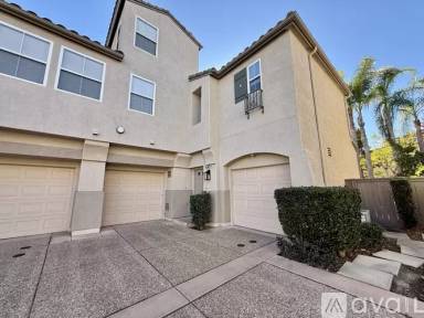 Main picture of 6471 Terraza Portico