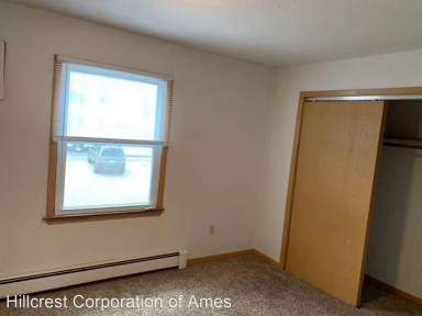 Main picture of 2927 Woodland St