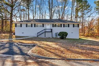 Main picture of 7 Roper Dr