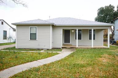 Main picture of 3025 Topeka St