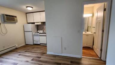 Main picture of 2190 Robbins St