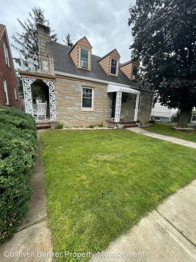 Main picture of 904 W Burke St