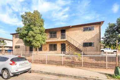 Main picture of 2458 S Normandie Ave