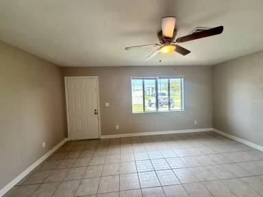 Main picture of 710 SW 3rd Ct