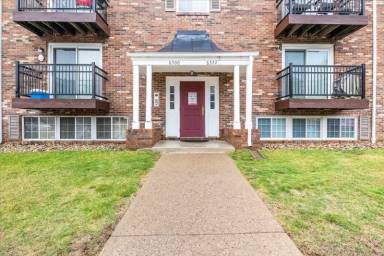 Main picture of 6302 Patrick Henry Dr