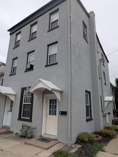 Main picture of 119 S Furnace St