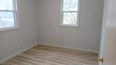 Main picture of 902 W 15th St