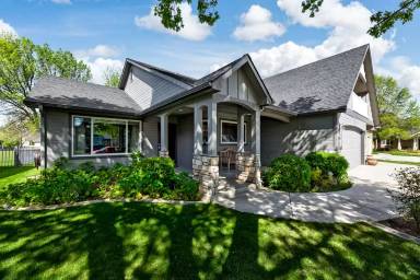 Main picture of 4151 N Clearbrook Pl