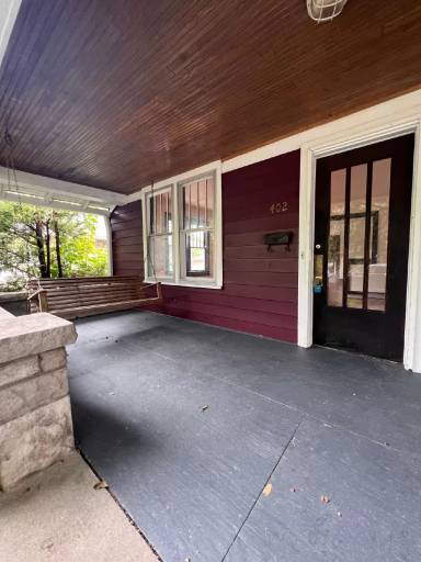 Main picture of 402 E 1st St