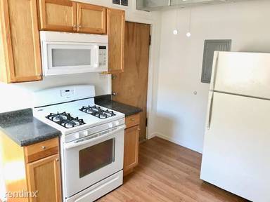 Main picture of 3028 S Canal St