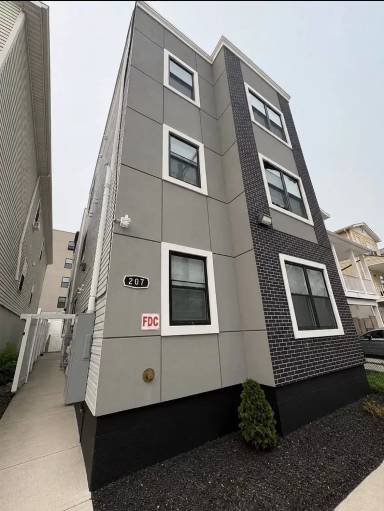Main picture of 207 Governor St
