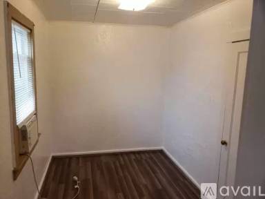 Main picture of 1026 1/2 SE Stephens St
