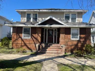Main picture of 682 1/2 Strong Ave