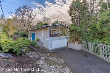 Main picture of 3209 Canterbury Dr S