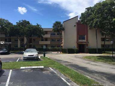 Main picture of Miramar Club Condo