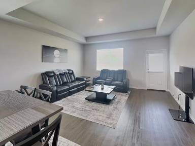 Main picture of 2436 Dahlia Dr