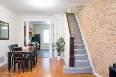 Main picture of 236 N Kenwood Ave
