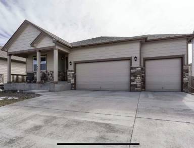 Main picture of 921 Charlton Dr