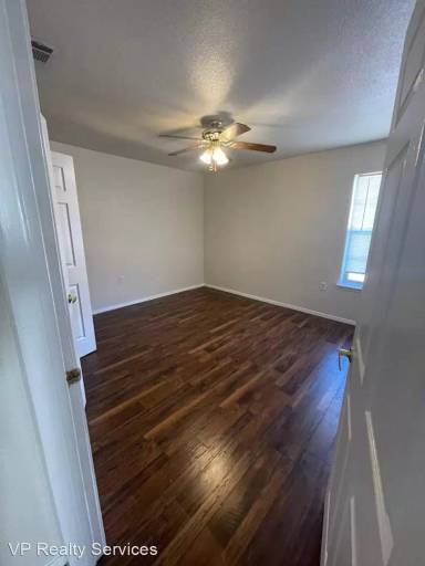 Main picture of 441 N Cowan Ave