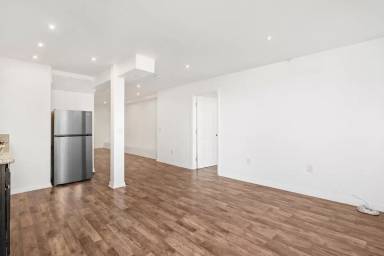 Main picture of 220 Lyon Cir