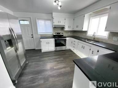 Main picture of 404 W Orange St