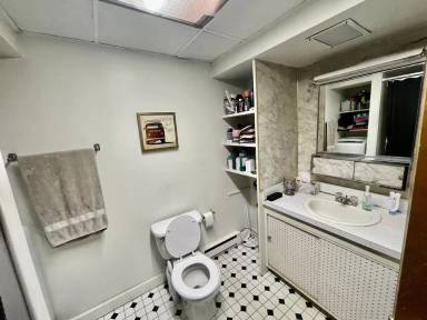 Main picture of 819 W Washington St