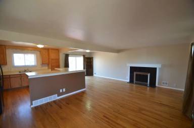 Main picture of 10554 Paley St