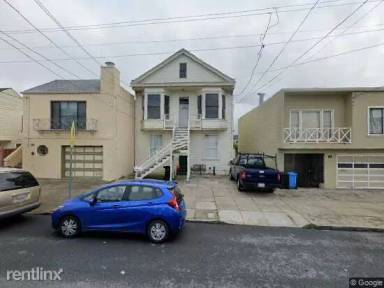 Main picture of 125 Schwerin St