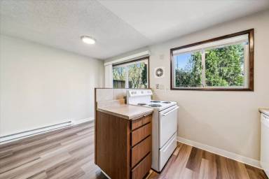 Main picture of 5855 SE Holgate Blvd